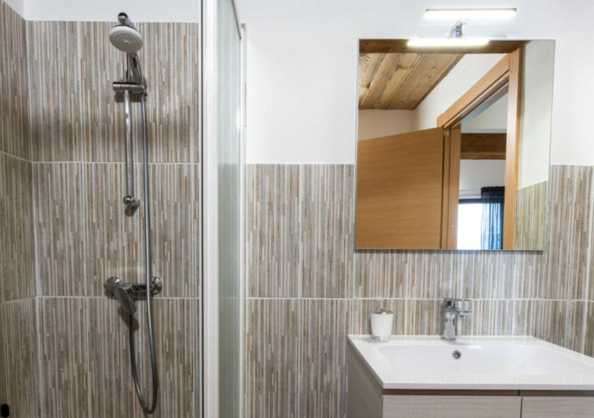 Bave Farm stay Pellio Inferiore